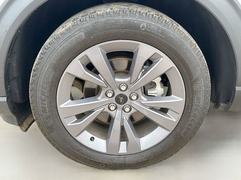 Used 2023 Ford Explorer XLT w/ Equipment Group 202A image 37