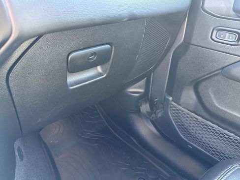 Used 2021 Jeep Wrangler Unlimited Sahara image 38