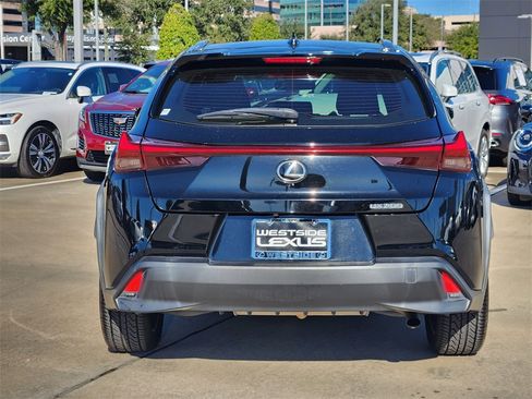 Used 2019 Lexus UX 200 image 6