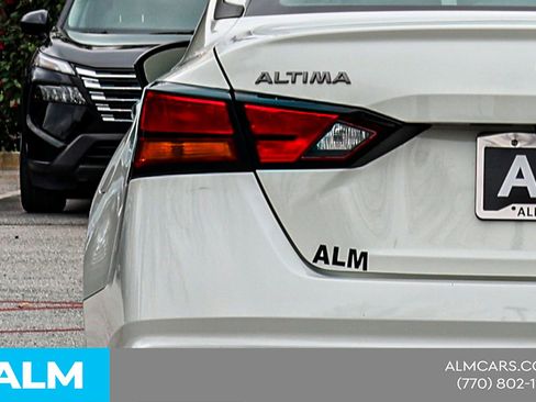 Used 2025 Nissan Altima 2.5 SV image 14