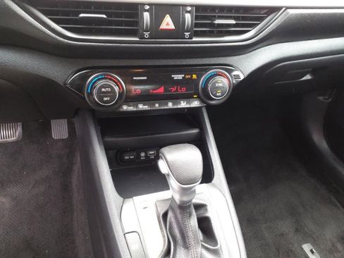Used 2019 Kia Forte LXS image 17