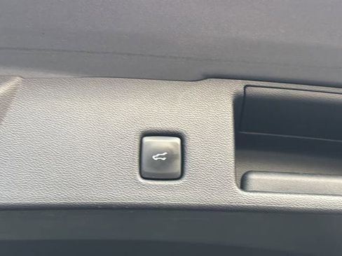 Used 2022 Ford Escape SEL image 16