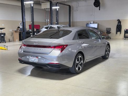Used 2023 Hyundai Elantra SEL w/ Convenience Package FWD image 7
