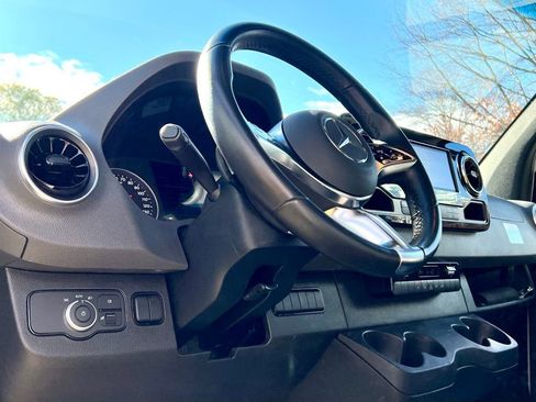 Used 2025 Mercedes-Benz Sprinter 2500 image 12