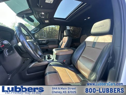 Used 2021 Chevrolet Silverado 1500 High Country w/ Technology Package image 11