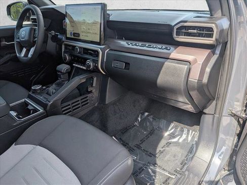 Used 2025 Toyota Tacoma TRD Off-Road AWD/4WD image 22