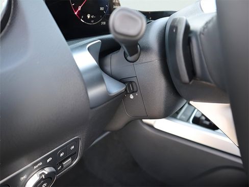 New 2026 Mercedes-Benz GLB 250 4MATIC image 38