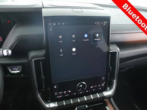 Used 2025 GMC Yukon Denali image 5