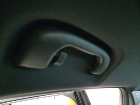 New 2025 Chevrolet Trax RS w/ Sunroof Package image 18