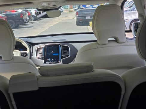 Certified 2025 Volvo XC90 T8 Plus w/ Protection Package Premier AWD/4WD image 20