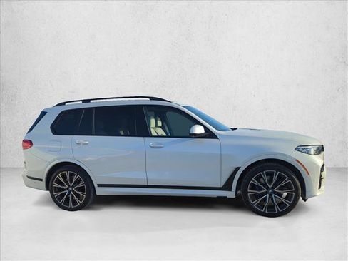 Used 2022 BMW X7 M50i AWD/4WD image 4