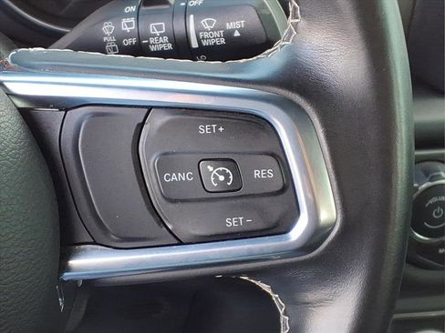 Used 2018 Jeep Wrangler Unlimited Sahara image 29