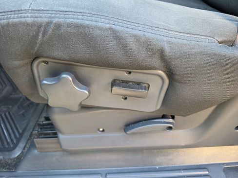Used 2002 Chevrolet Avalanche 2500 RWD image 34