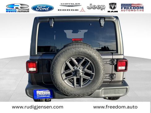 Used 2025 Jeep Wrangler Sport S image 8