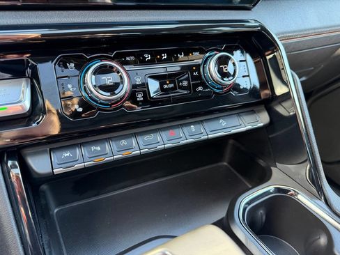 Certified 2025 GMC Sierra 1500 AT4 w/ AT4 Premium Package AWD/4WD image 30