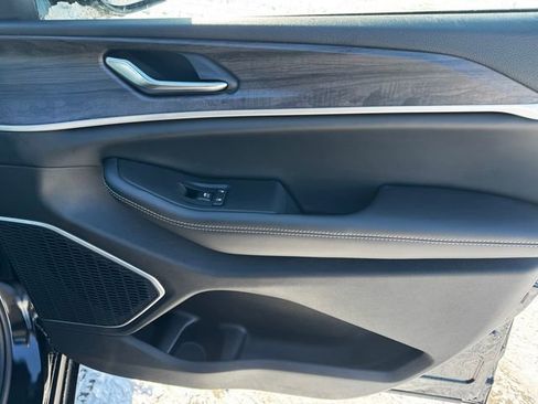 New 2026 Jeep Grand Cherokee Limited w/ Limited Altitude Package image 13