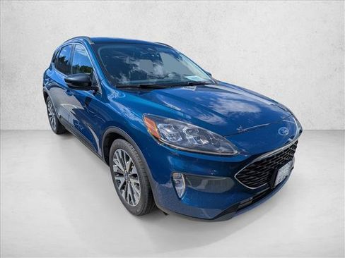 Used 2020 Ford Escape Titanium FWD image 3