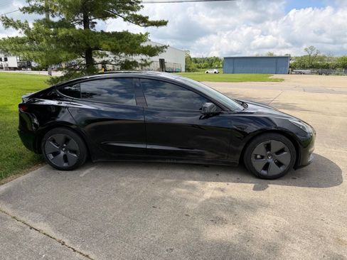Used 2022 Tesla Model 3 Standard Range RWD image 4