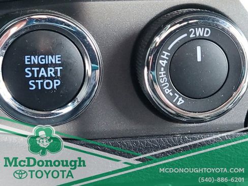 Used 2016 Toyota Tacoma TRD Sport image 19