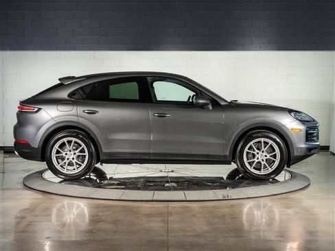 Certified 2025 Porsche Cayenne Coupe AWD/4WD image 8
