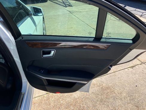 Used 2016 Mercedes-Benz E 350 4MATIC Sedan image 6