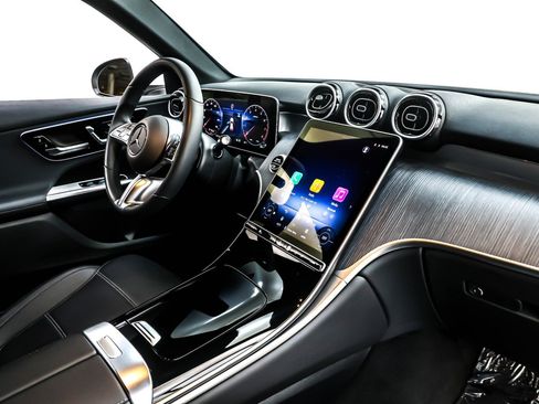 Certified 2025 Mercedes-Benz GLC 300 image 17