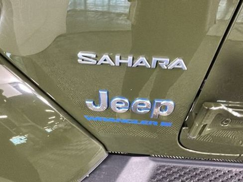 Used 2023 Jeep Wrangler Unlimited Sahara w/ Cold Weather Group AWD/4WD image 10