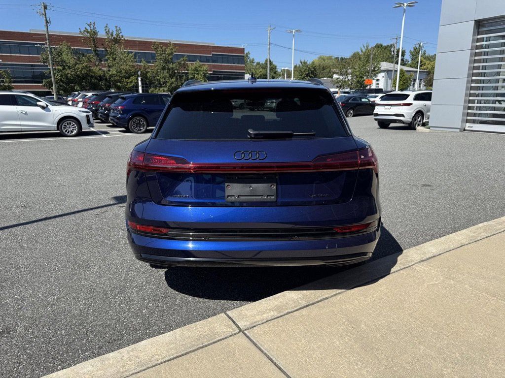 Used 2022 Audi e-tron Premium AWD/4WD image 11