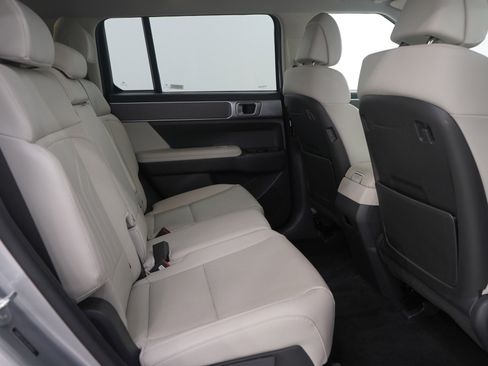 Used 2025 Hyundai Santa Fe SEL AWD/4WD image 15