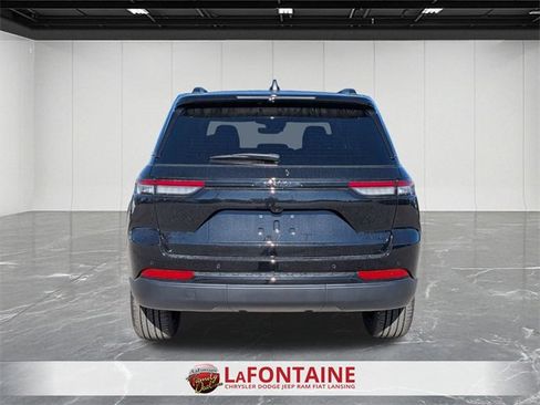 New 2025 Jeep Grand Cherokee Limited w/ Black Appearance Package image 4