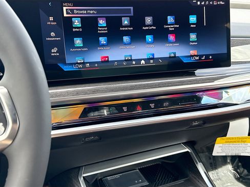 New 2026 BMW 750e xDrive AWD/4WD image 27
