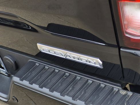 Used 2025 GMC Sierra 1500 Elevation w/ Elevation Premium Package image 9