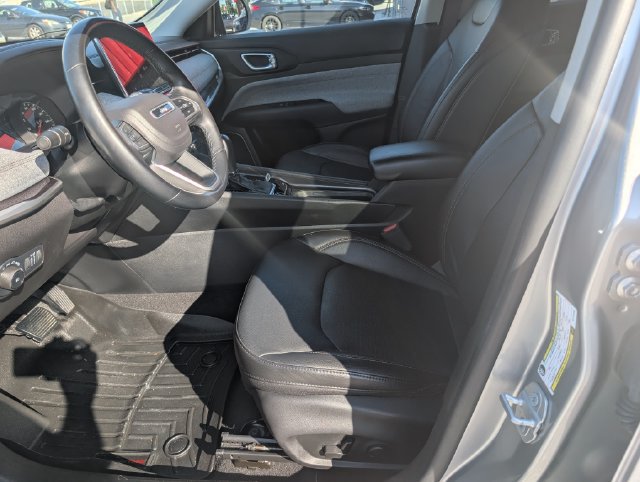 Used 2022 Jeep Compass Latitude AWD/4WD image 14