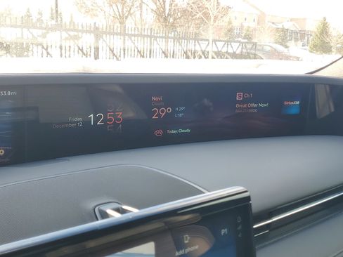 Certified 2024 Lincoln Nautilus Reserve w/ Equipment Group 203A image 18