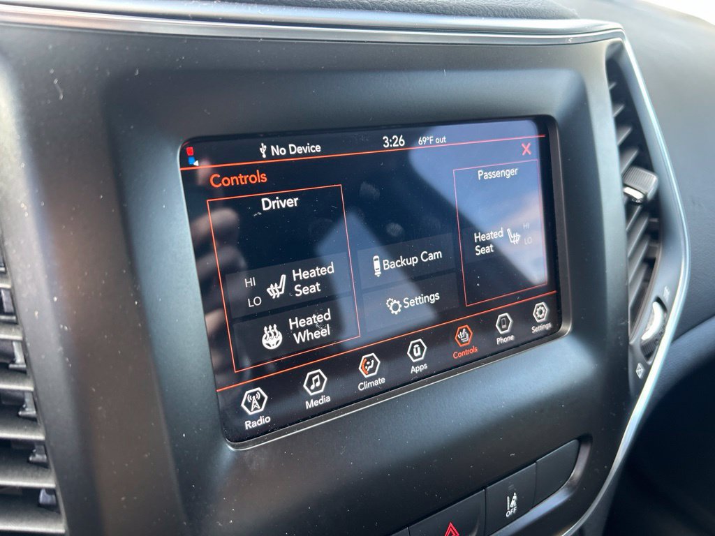 Certified 2021 Jeep Cherokee Latitude Plus AWD/4WD image 14