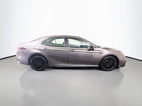 Used 2024 Toyota Camry SE image 11