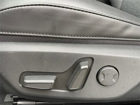 Used 2024 Kia Niro SX Touring image 26