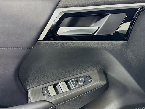 Used 2023 Mitsubishi Outlander SE image 15