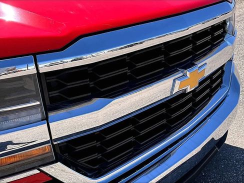 Used 2019 Chevrolet Silverado 1500 LT AWD/4WD image 28