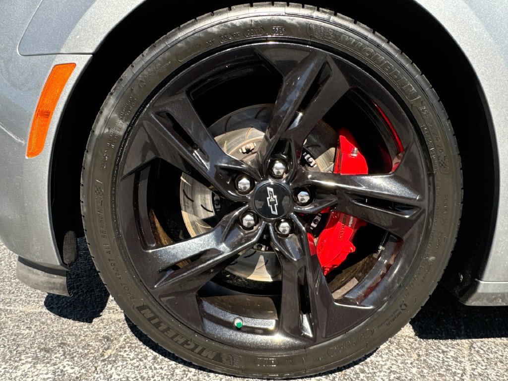 Used 2024 Chevrolet Camaro LT w/ Technology Package RWD image 12