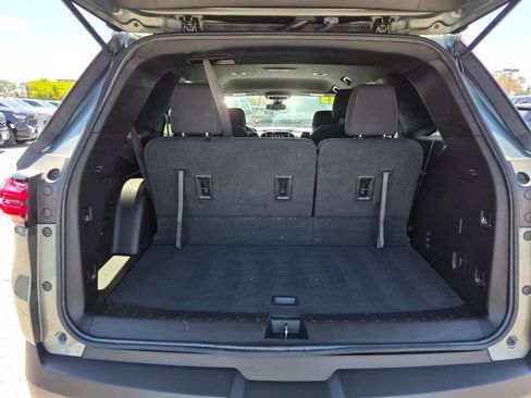 Used 2023 Chevrolet Traverse LT FWD image 26