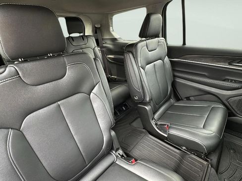 Used 2024 Jeep Grand Cherokee L Limited image 24