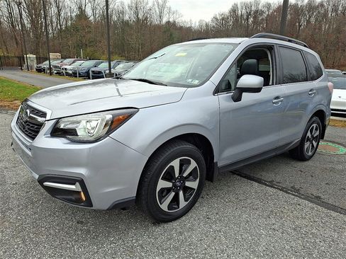 Used 2018 Subaru Forester 2.5i Limited image 3