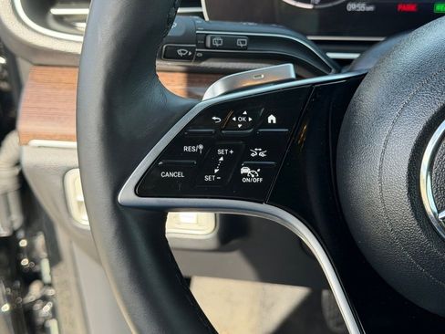 Used 2025 Mercedes-Benz GLE 450e 4MATIC image 23