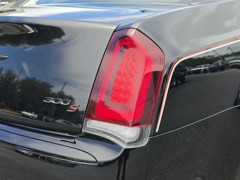 Used 2023 Chrysler 300 S w/ Comfort Group RWD image 19