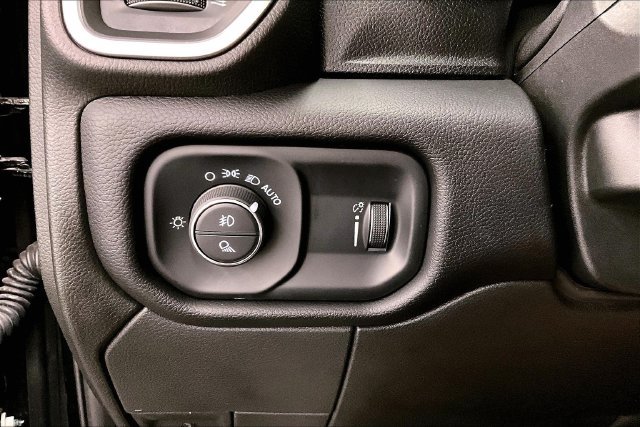 Used 2025 RAM 3500 Big Horn AWD/4WD image 38