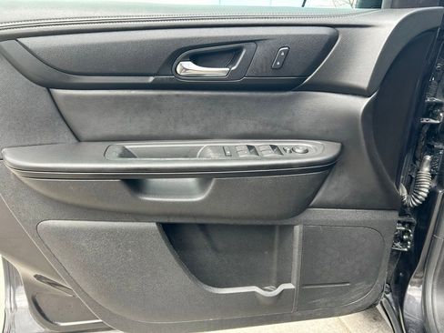 Used 2015 GMC Acadia SLE image 12