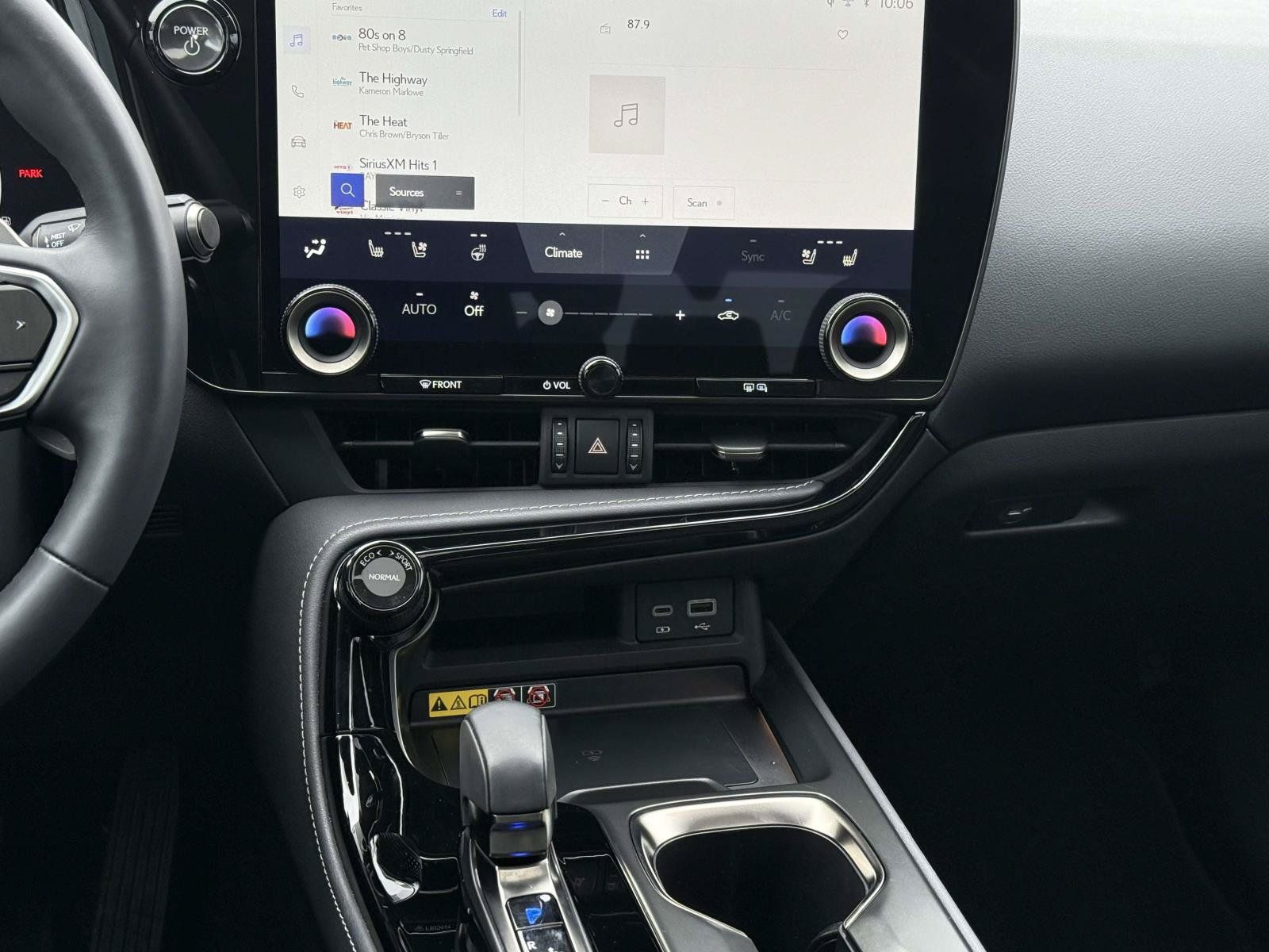Used 2025 Lexus NX 350h AWD w/ Accessory Package (Z2) image 18