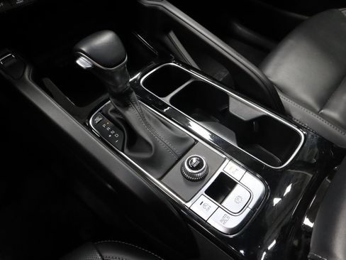 Used 2025 Kia Telluride S FWD image 32