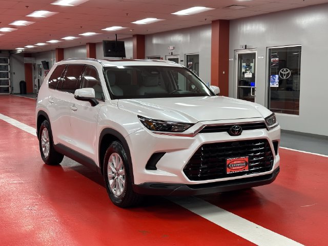 Certified 2025 Toyota Grand Highlander FWD image 2